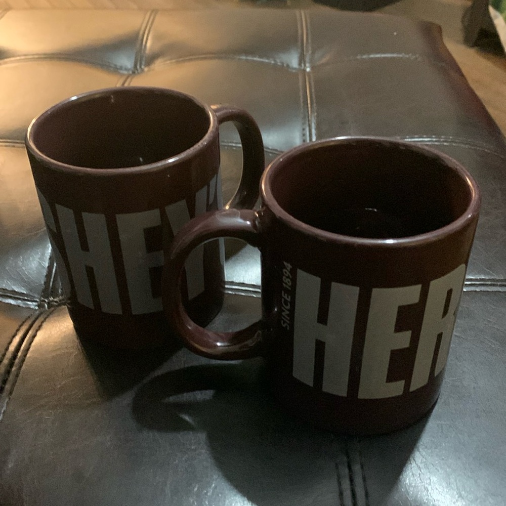 Hershey’s Mugs(set of 2)
